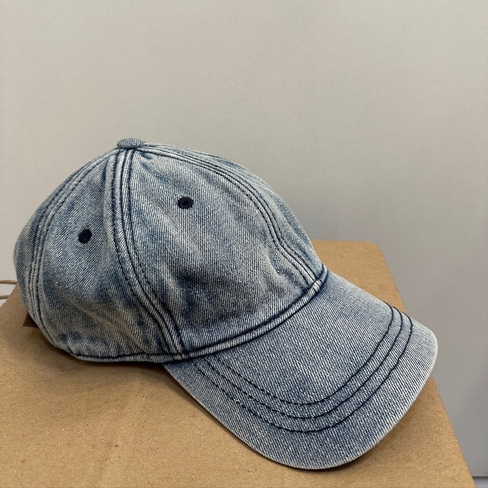 UNIVERSAL THREAD baseball cap
